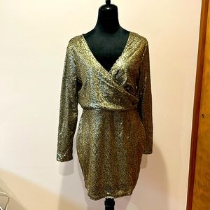 Gold sequin dress US10